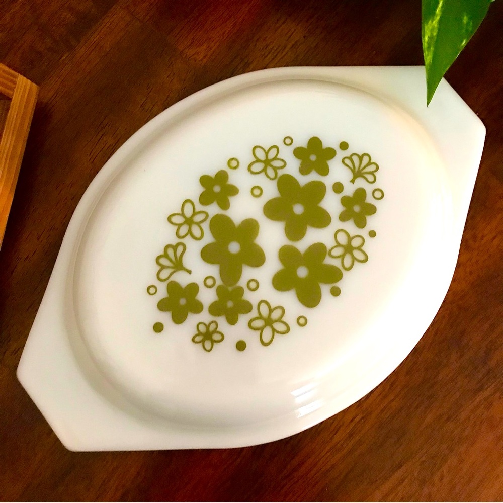 PYREX 1970s Casserole Oval Dish Lid Spring Blossom Green Pattern "Crazy Daisy"